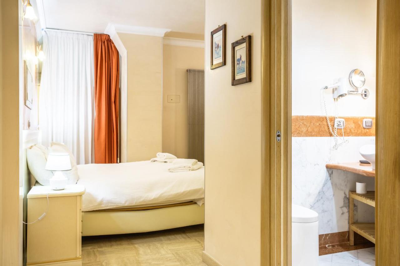 Luxury Inn Opera โรม ภายนอก รูปภาพ