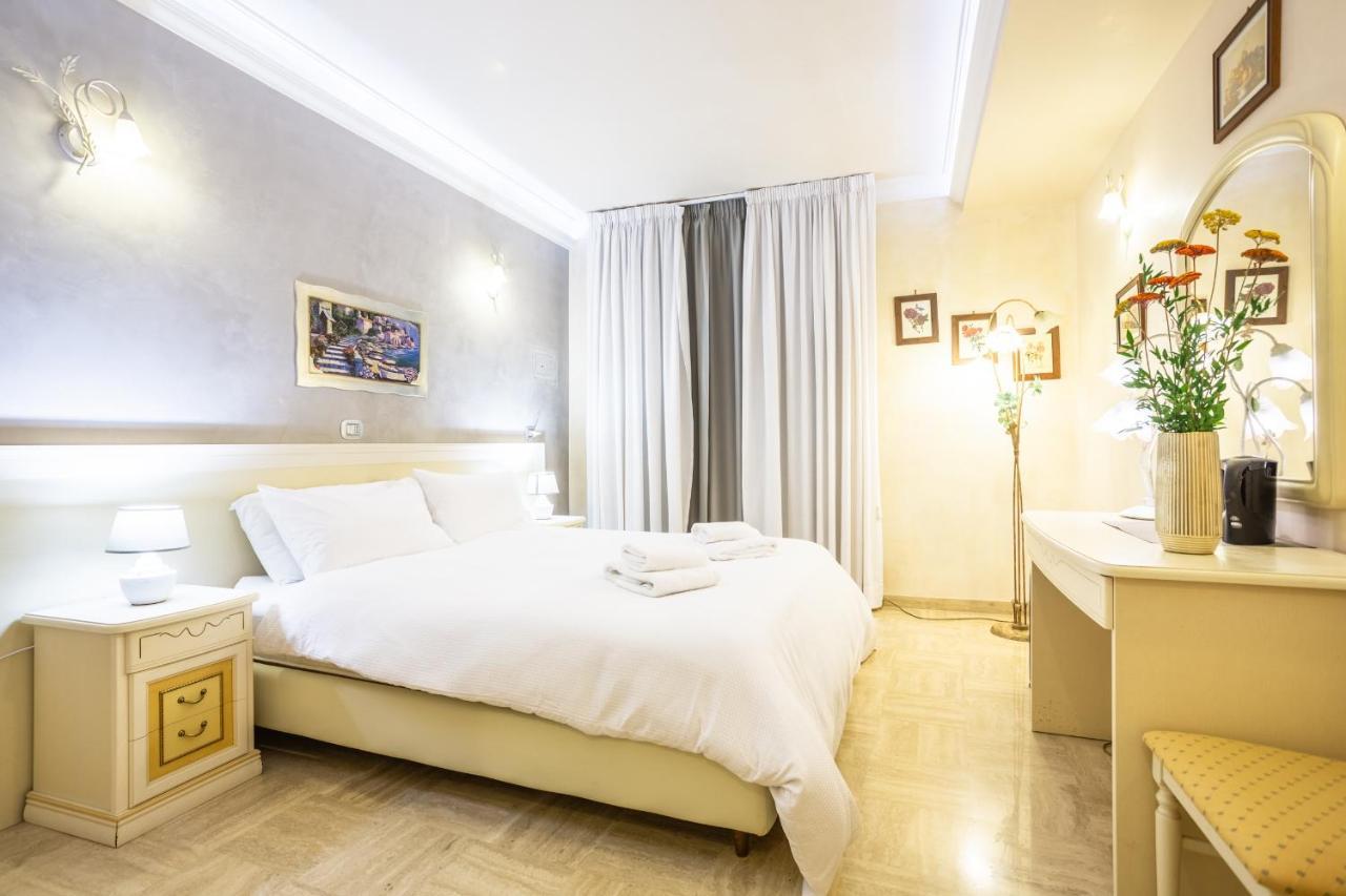 Luxury Inn Opera โรม ภายนอก รูปภาพ