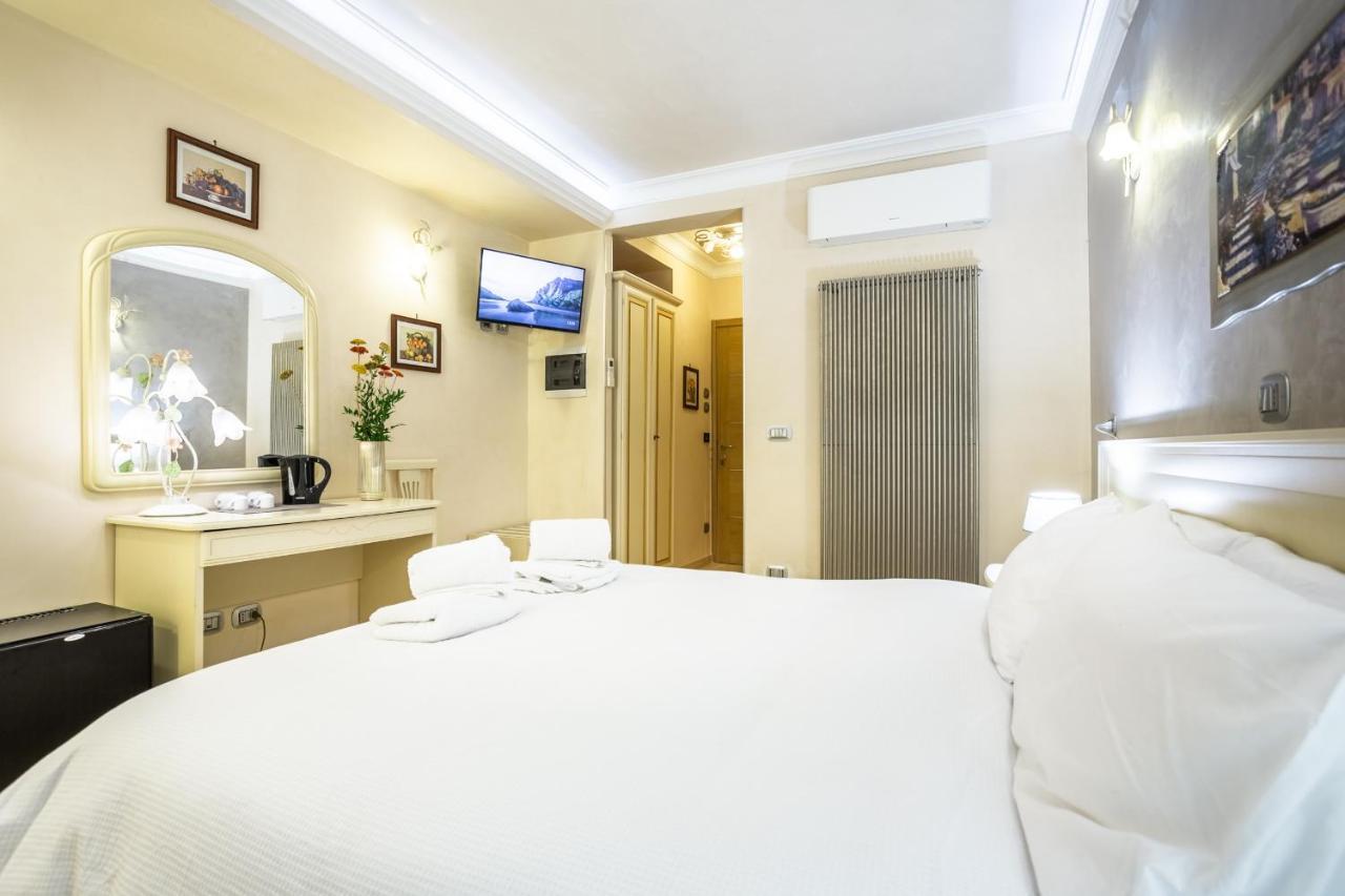 Luxury Inn Opera โรม ภายนอก รูปภาพ