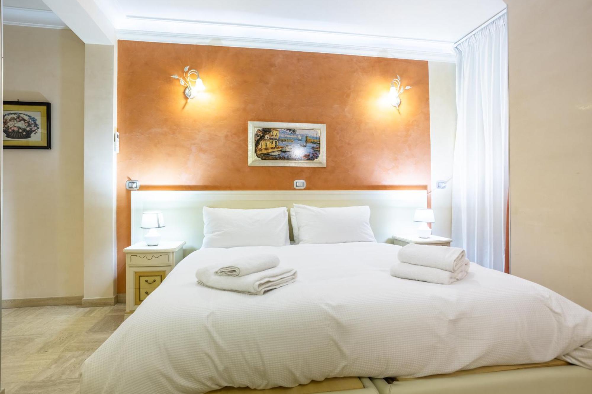 Luxury Inn Opera โรม ภายนอก รูปภาพ